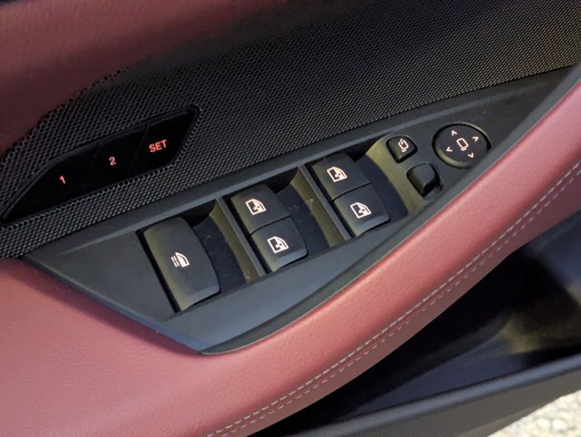 Used 2026 BMW M440i Convertible RWD image 13