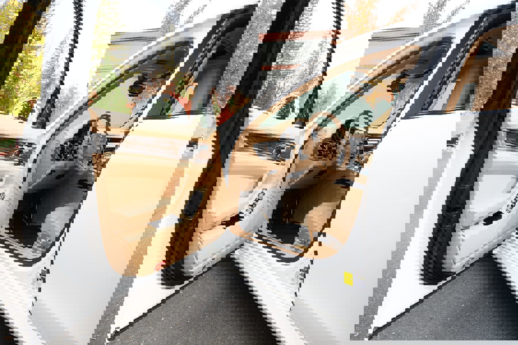 Used 2015 Porsche Panamera 4 image 19