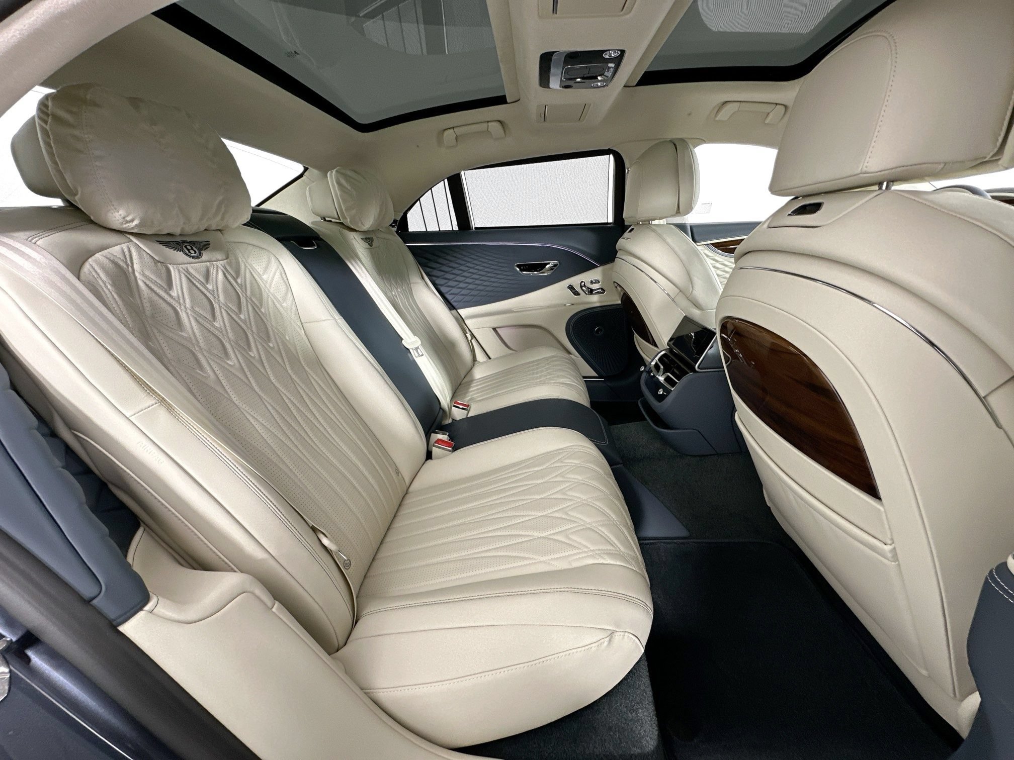 New 2026 Bentley Flying Spur Azure AWD/4WD image 25