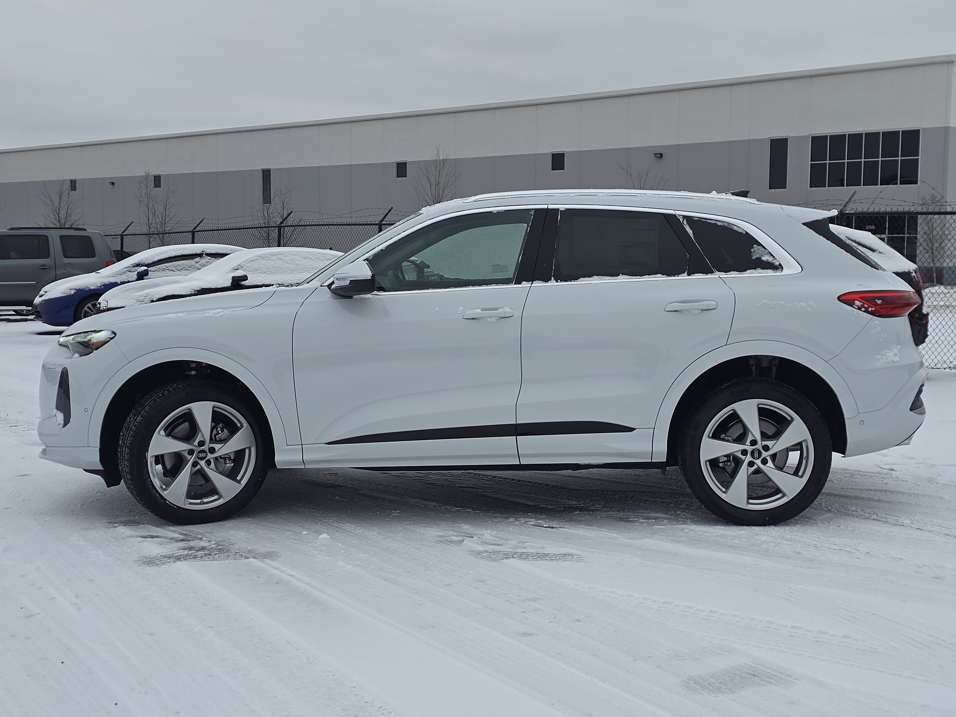 New 2025 Audi Q5 Premium Plus image 32