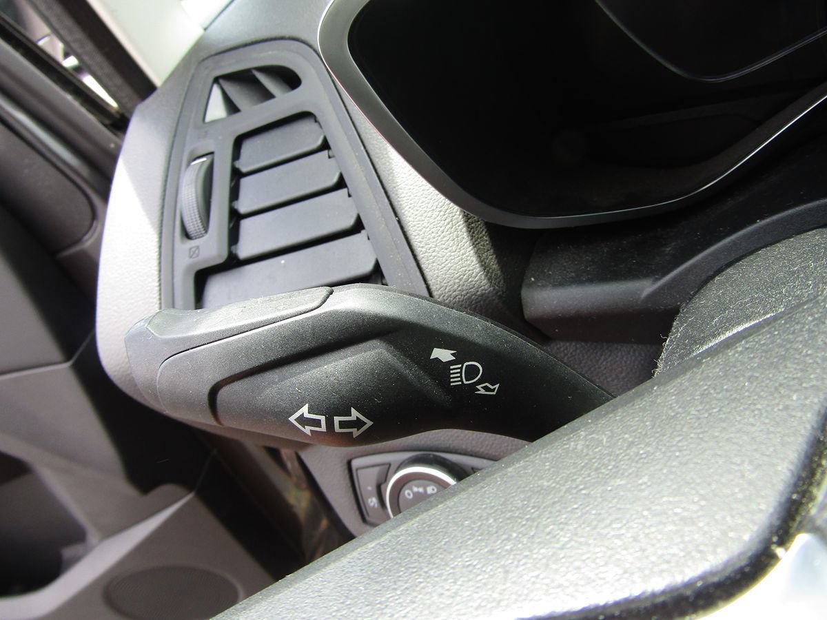 Used 2018 Ford C-MAX SE FWD image 9