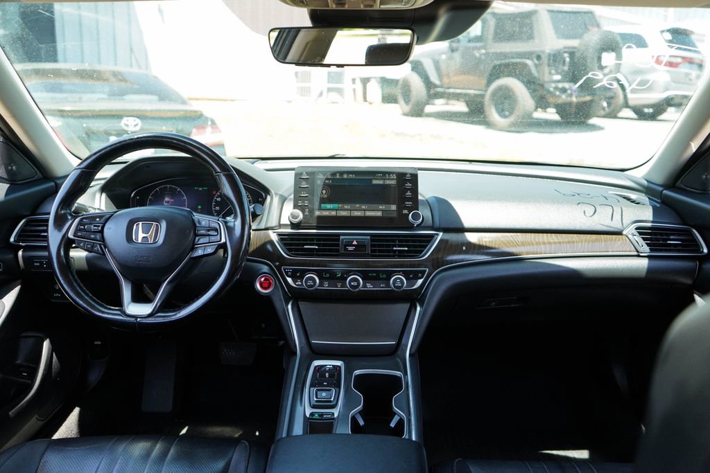 Used 2019 Honda Accord Touring image 10