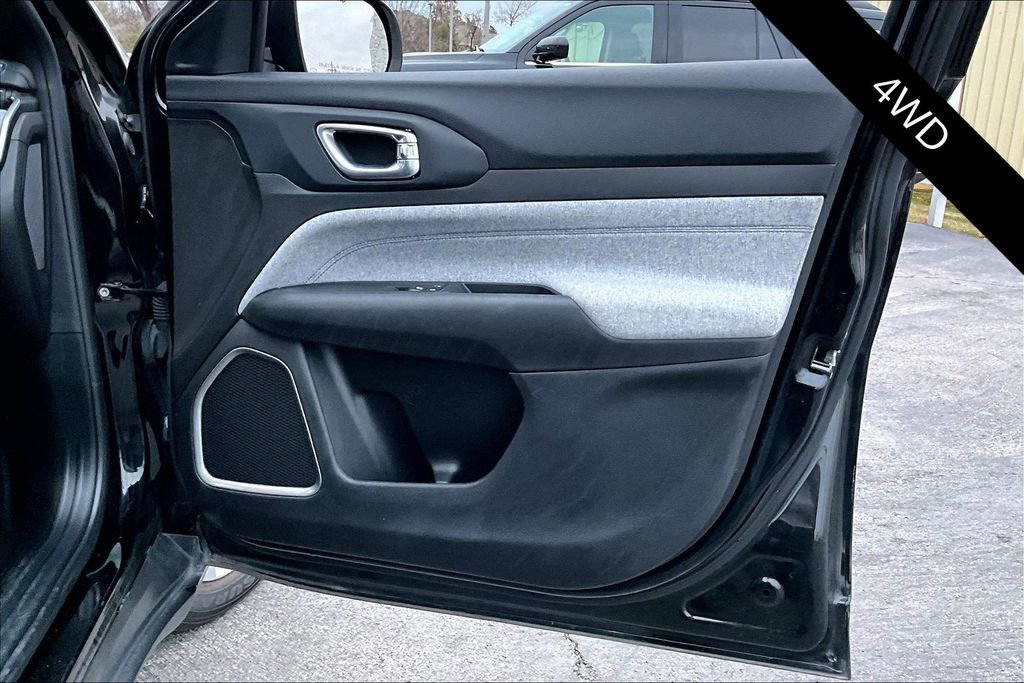 Used 2024 Jeep Compass Latitude image 25