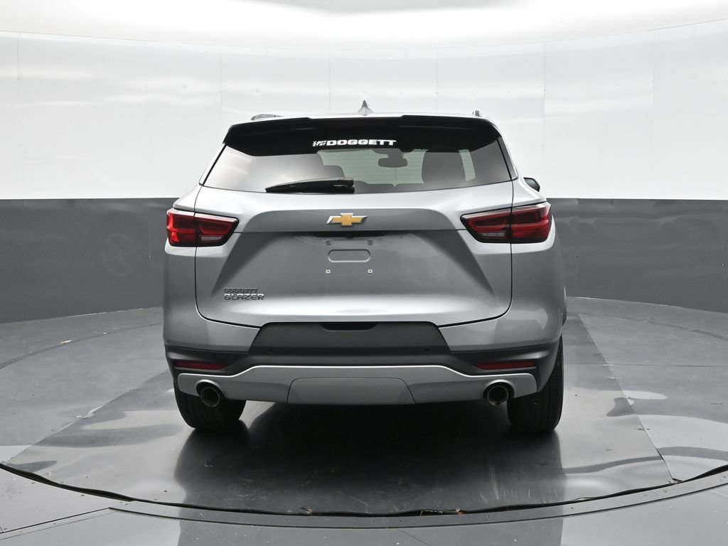 Used 2024 Chevrolet Blazer LT w/ Convenience Package FWD image 11