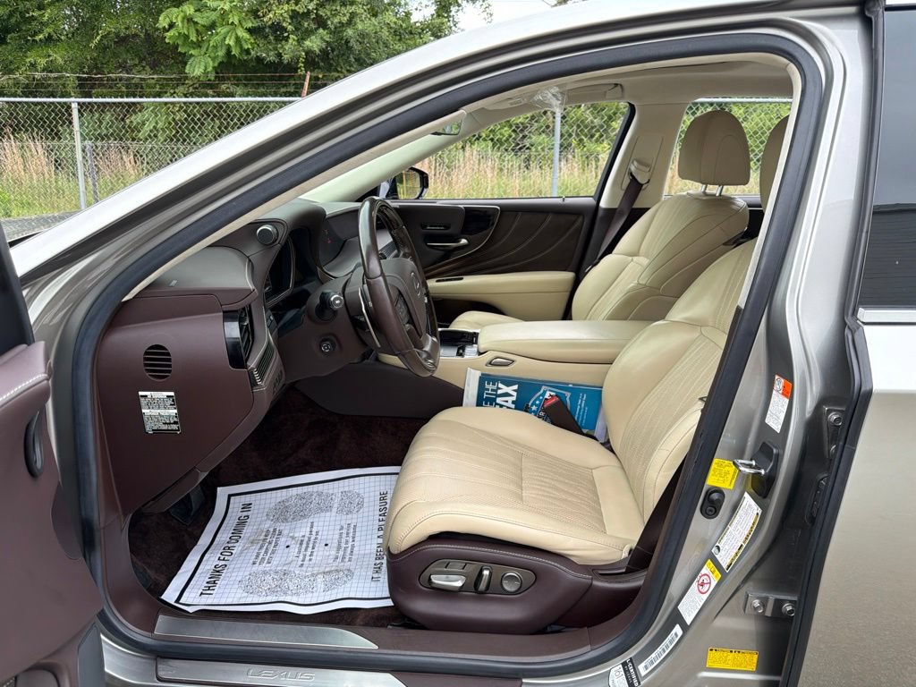 Used 2019 Lexus LS 500 w/ Interior Upgrade Package RWD image 23