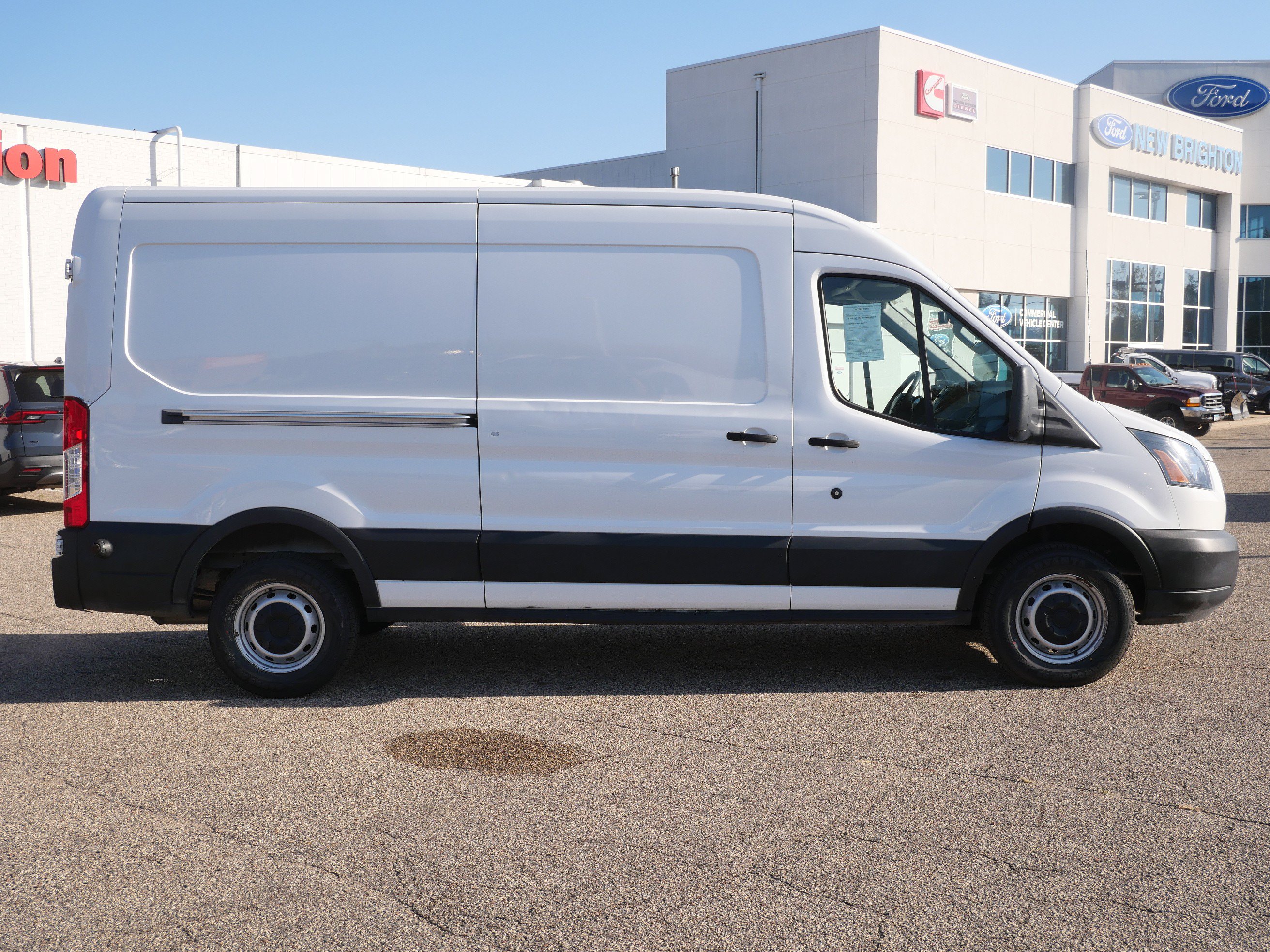 Used 2019 Ford Transit 250 148 Medium Roof RWD image 2