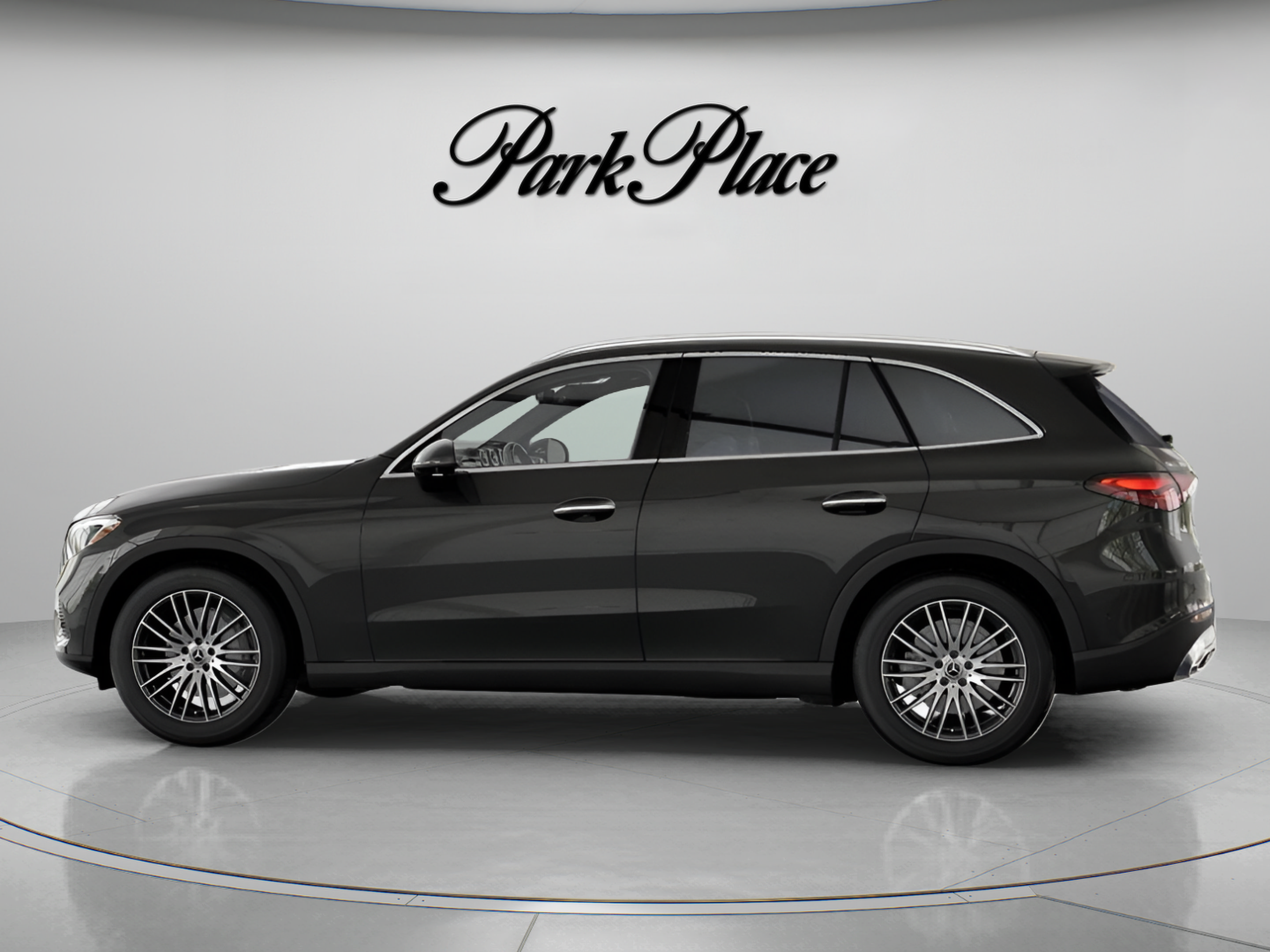 Used 2026 Mercedes-Benz GLC 300 4MATIC image 9
