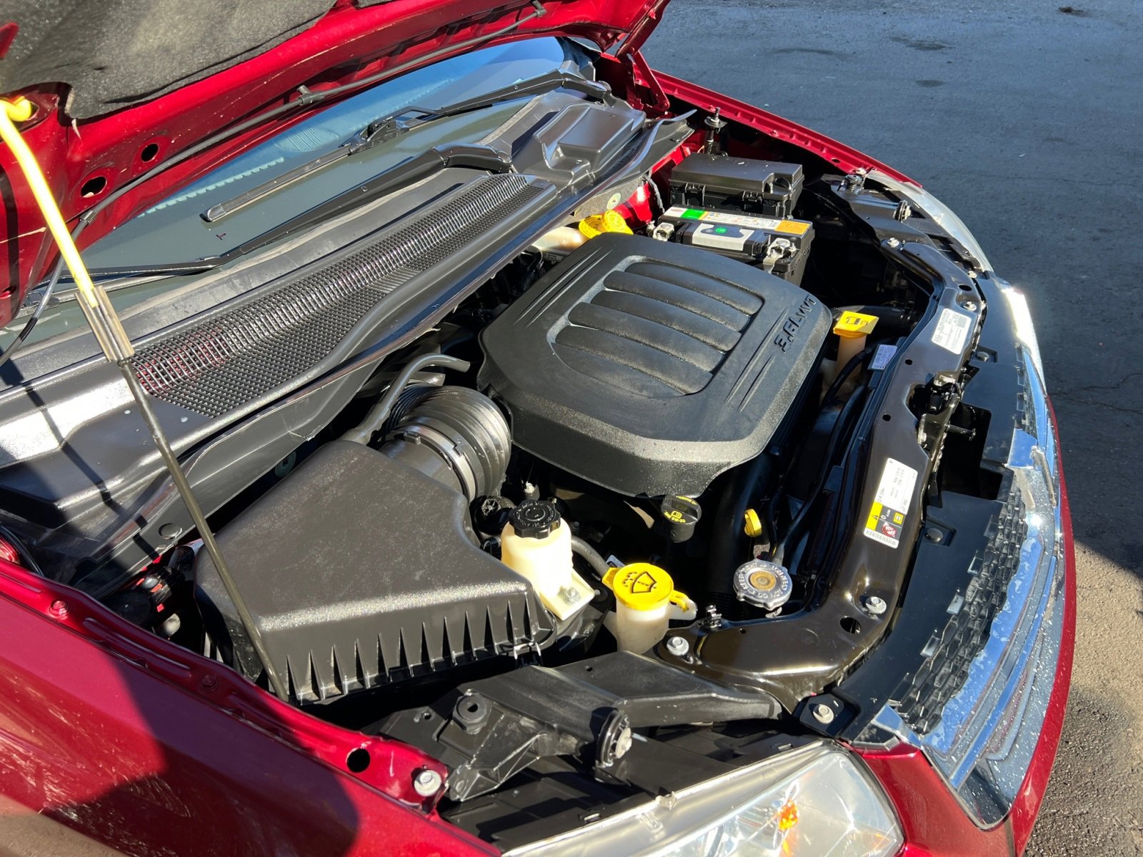 Used 2020 Dodge Grand Caravan SXT image 32