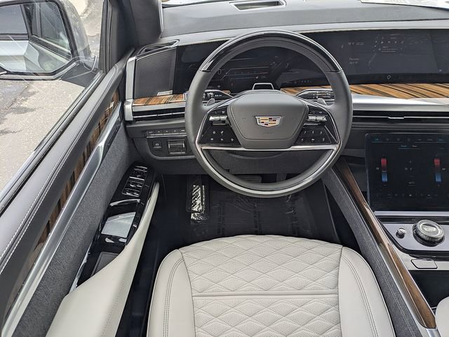 Certified 2026 Cadillac Escalade Platinum Sport w/ LPO, ONYX Package AWD/4WD image 16