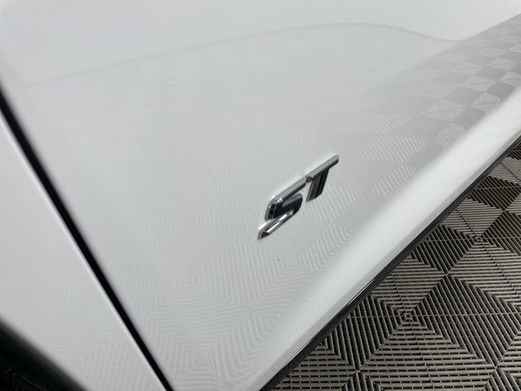 Used 2025 Buick Enclave Sport Touring image 31