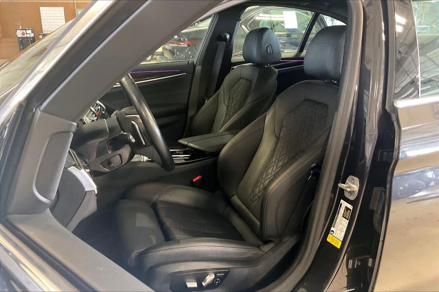 Used 2023 BMW 530i w/ Convenience Package RWD image 7