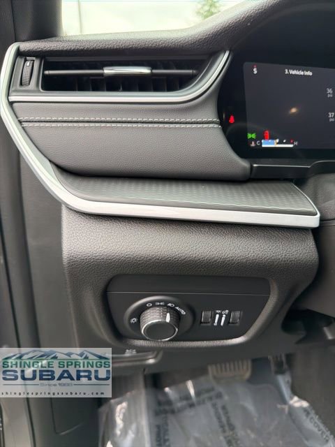 Used 2025 Jeep Grand Cherokee Laredo w/ Luxury Tech Group I image 38