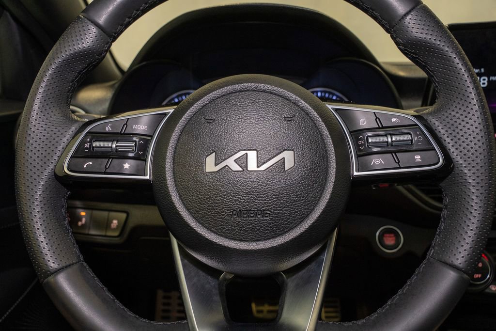 Used 2023 Kia Forte GT-Line w/ GT-Line Premium Package image 17