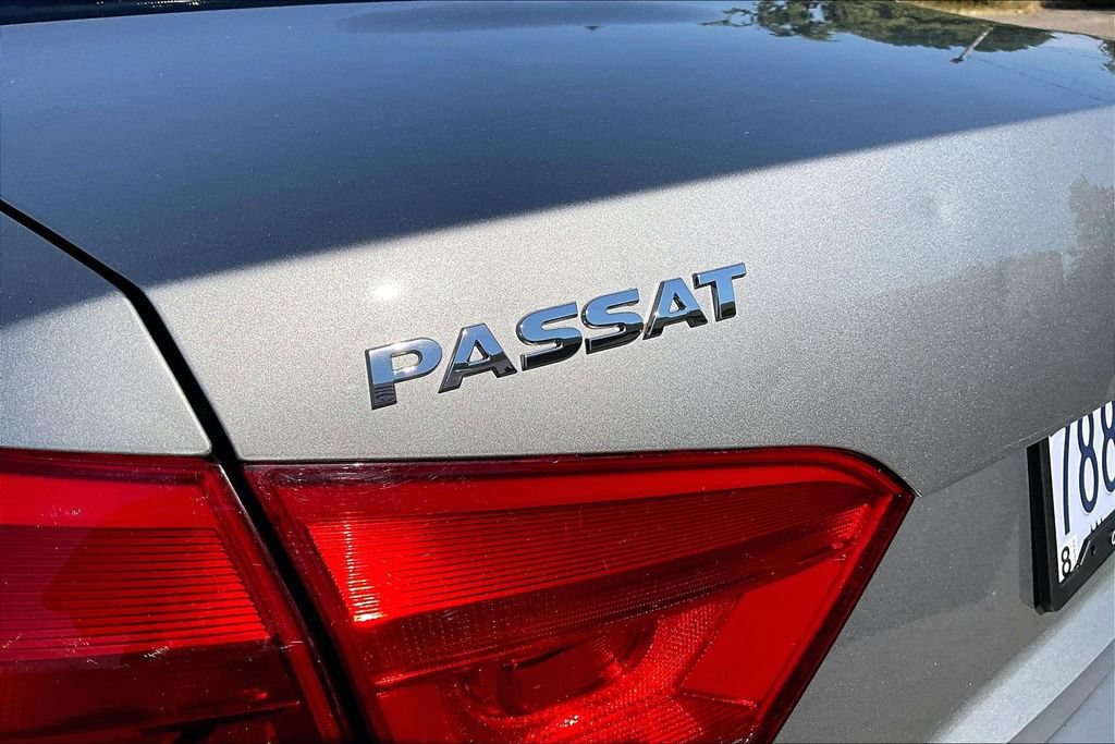 Used 2013 Volkswagen Passat 2.5 S FWD image 32