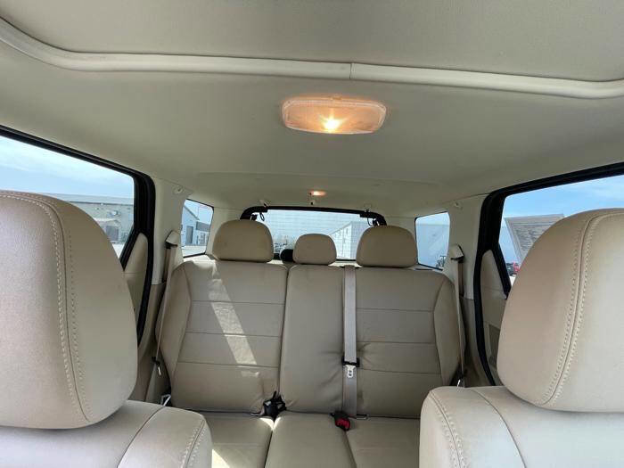 Used 2010 Ford Escape Limited AWD/4WD image 32