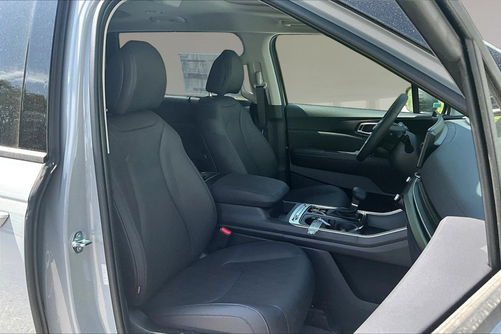 New 2027 Kia Carnival SX FWD image 10
