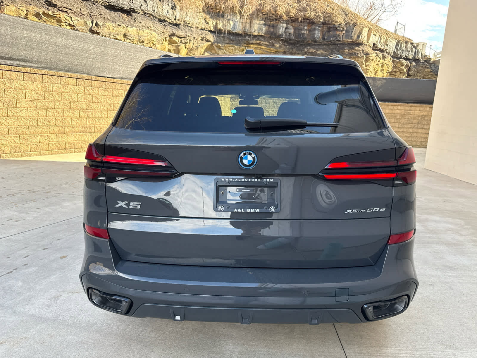 New 2026 BMW X5 xDrive50e w/ M Sport Package image 4