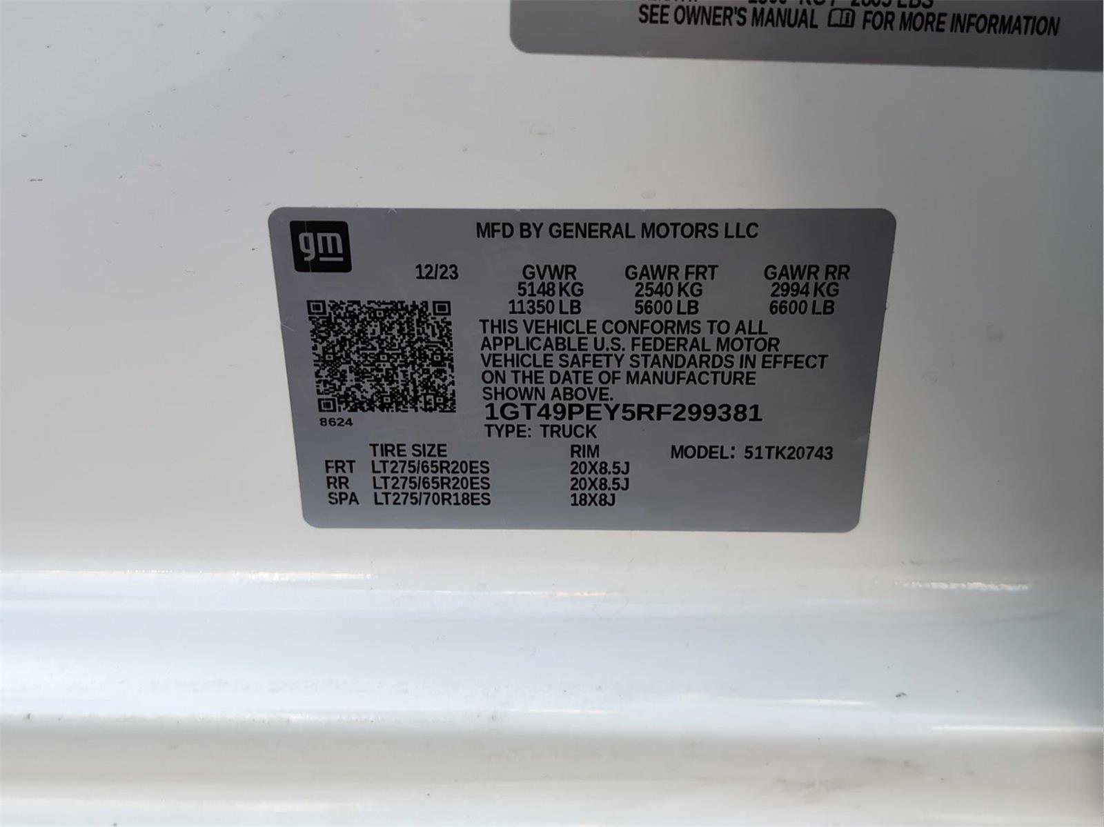 Used 2024 GMC Sierra 2500 AT4 w/ Technology Package AWD/4WD image 12