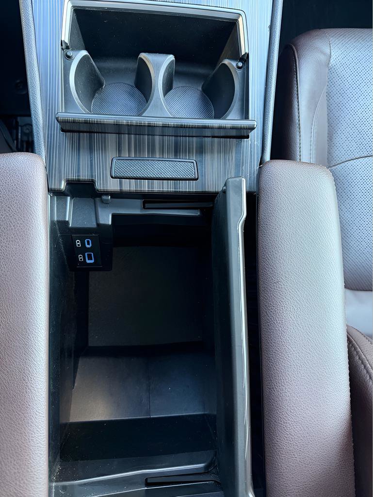 Used 2023 Toyota Sienna Platinum image 14