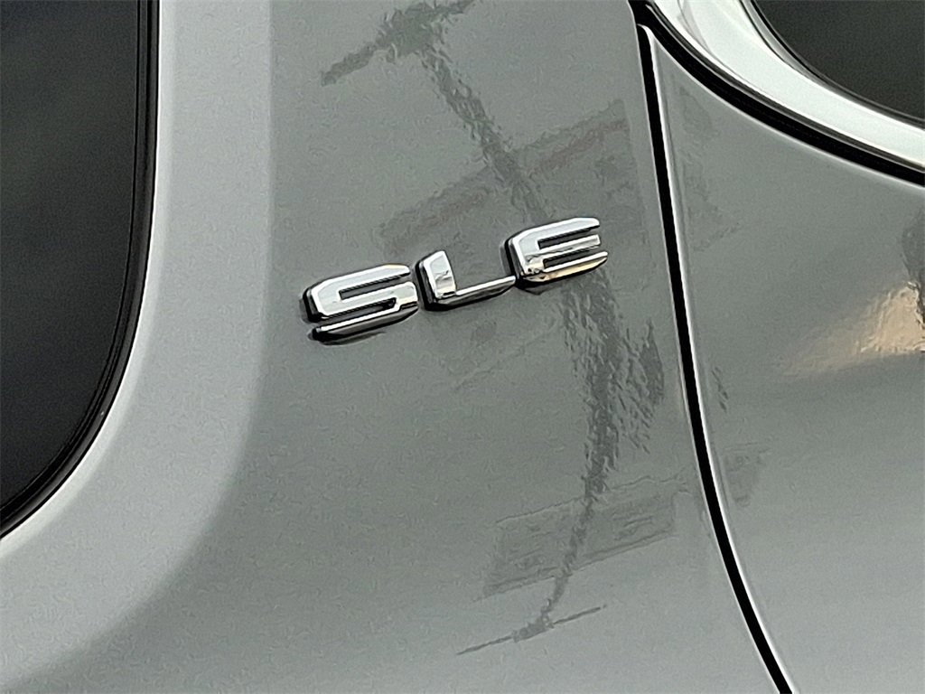 Used 2023 GMC Acadia SLE w/ Driver Convenience Package image 27