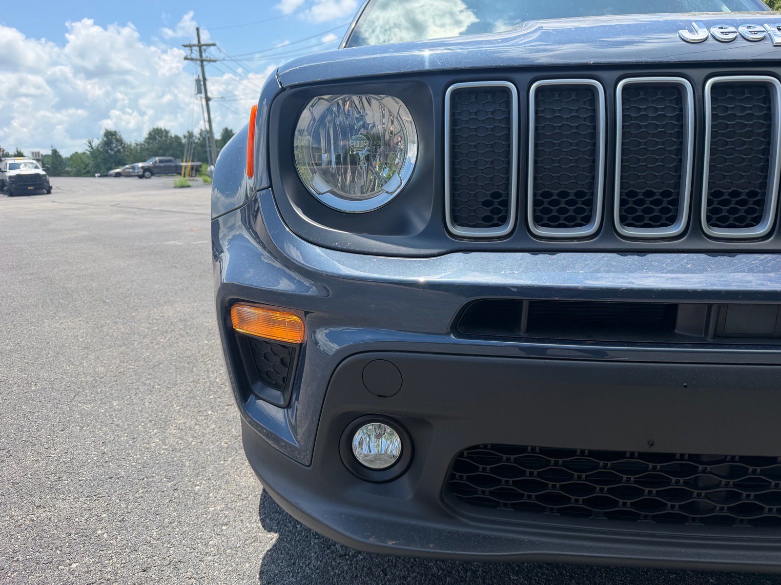 Used 2022 Jeep Renegade Latitude AWD/4WD image 6