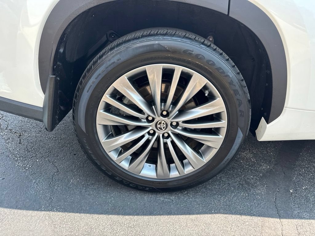 Certified 2020 Toyota Highlander Platinum AWD/4WD image 51