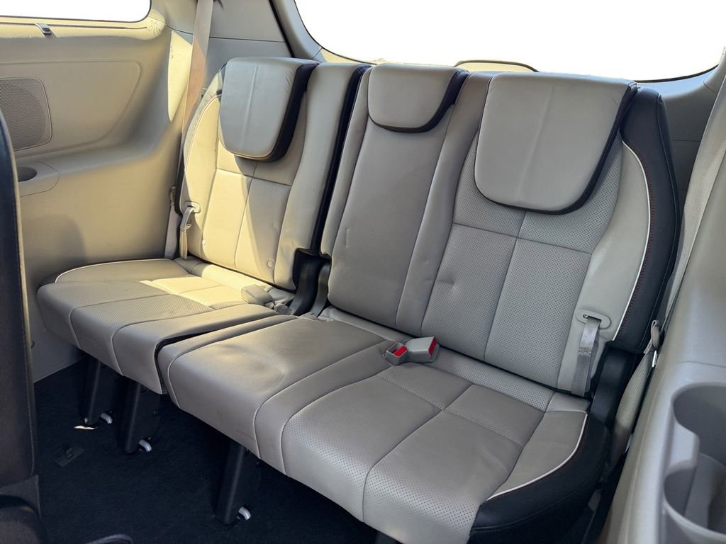 Used 2019 Kia Sedona EX w/ EX Premium Package image 16