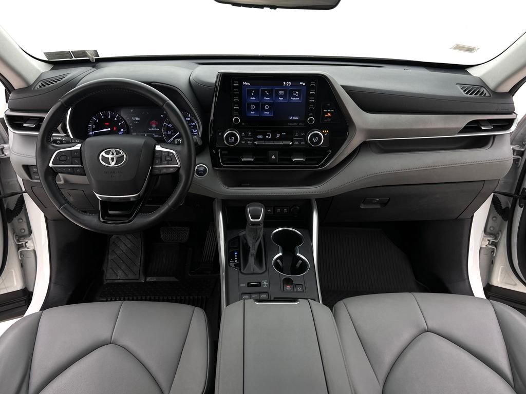 Used 2020 Toyota Highlander XLE image 22