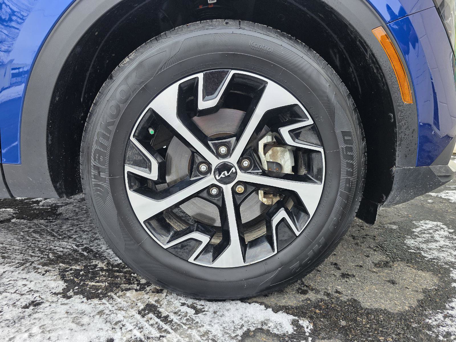 Used 2023 Kia Sportage EX image 32