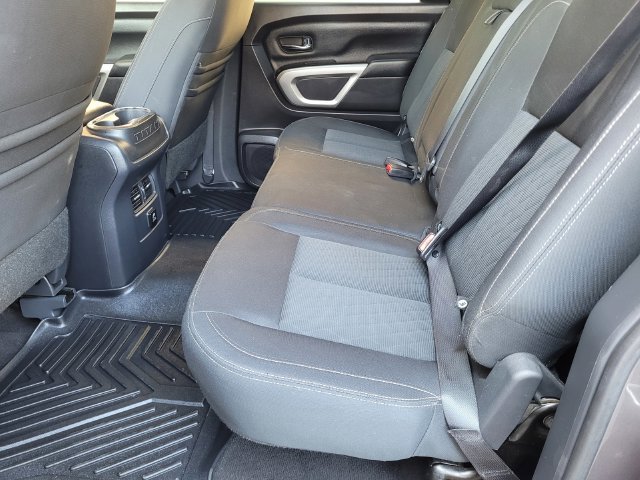 Used 2018 Nissan Titan SV w/ SV Convenience Package AWD/4WD image 18