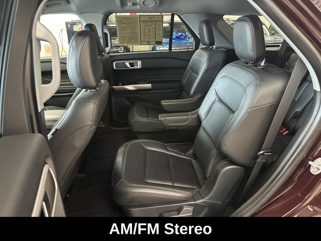 Used 2023 Ford Explorer XLT w/ Equipment Group 202A AWD/4WD image 5