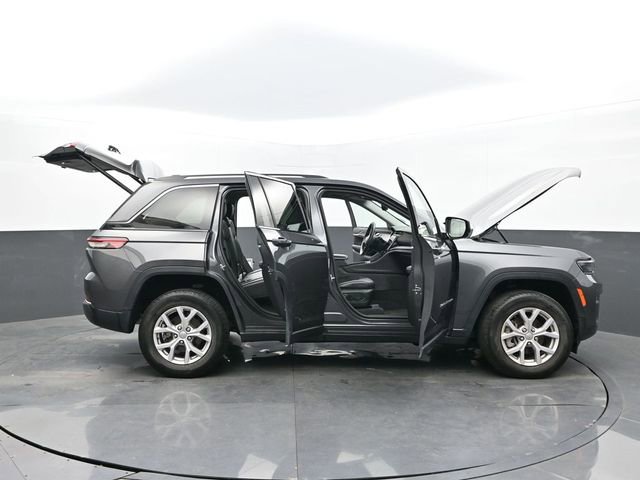 Used 2022 Jeep Grand Cherokee Limited image 64
