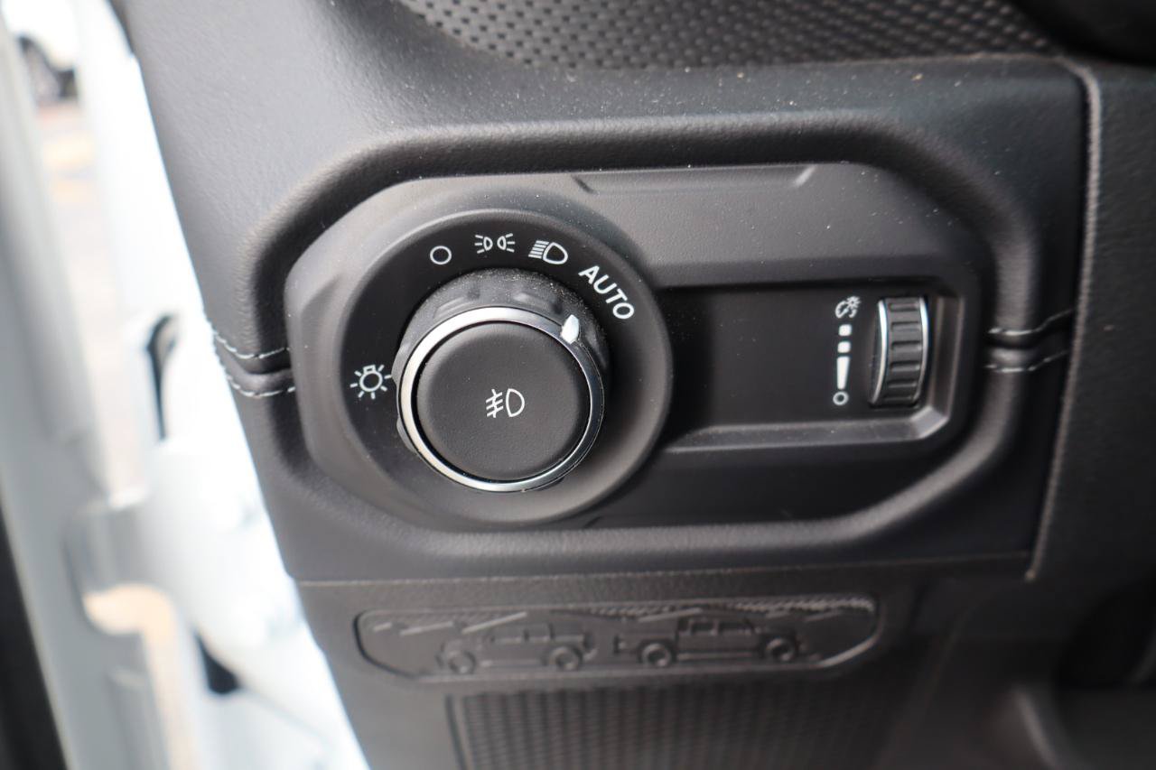 Used 2026 Jeep Wrangler Unlimited Rubicon AWD/4WD image 18