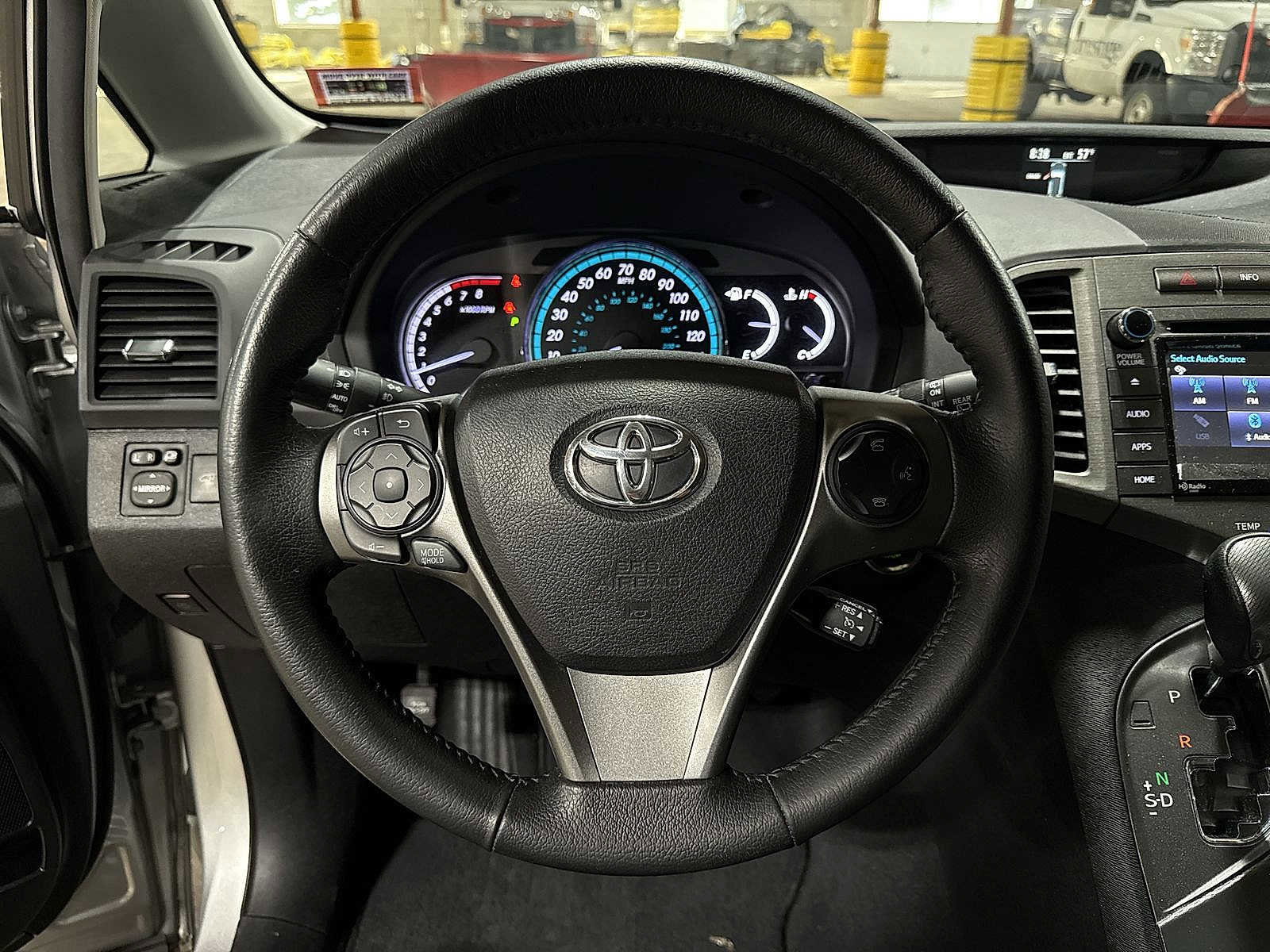 Used 2015 Toyota Venza XLE image 18