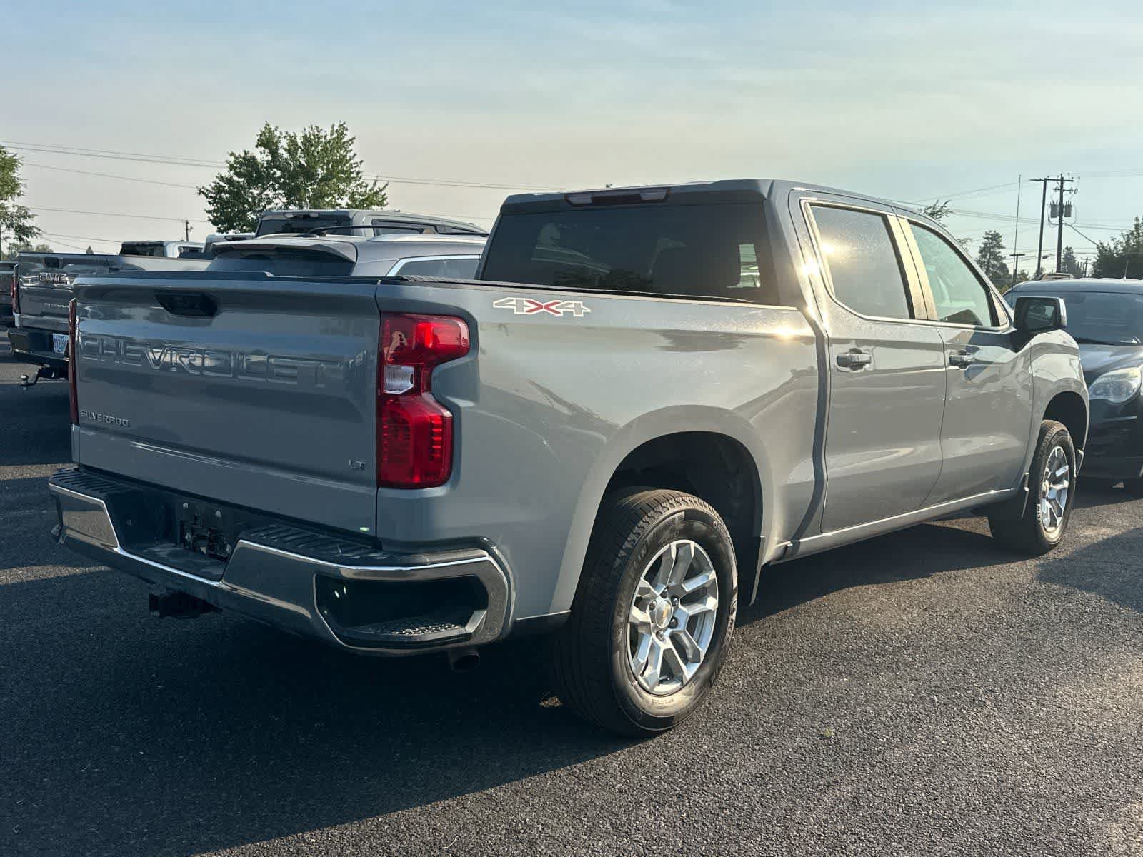 Used 2024 Chevrolet Silverado 1500 LT AWD/4WD image 3