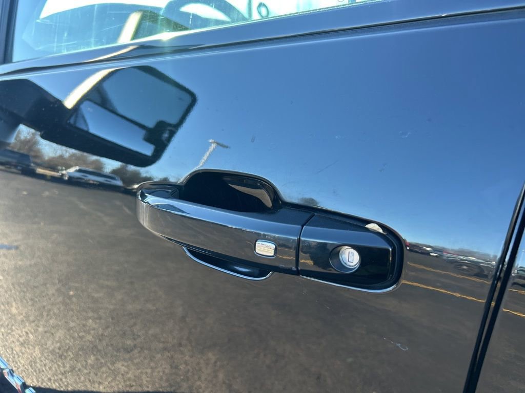 Used 2024 GMC Sierra 2500 AT4 image 15