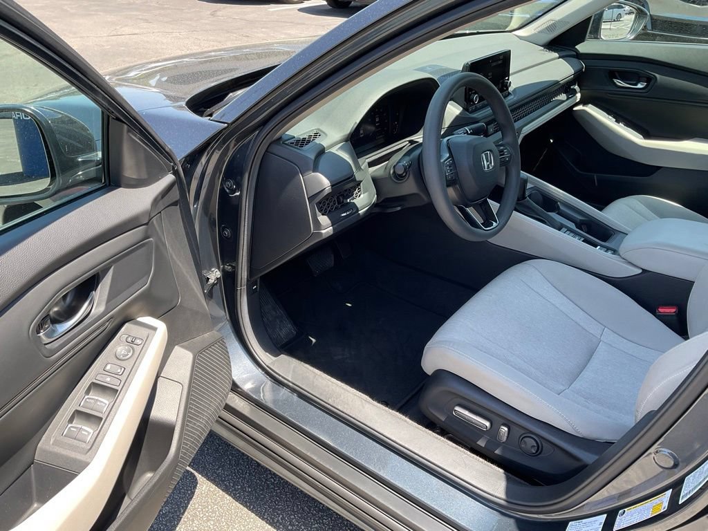 Used 2024 Honda Accord EX image 10