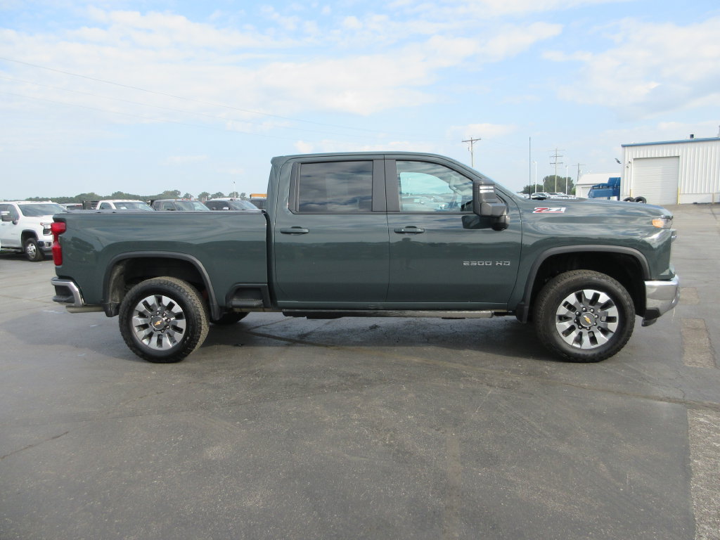 Certified 2025 Chevrolet Silverado 2500 LT AWD/4WD image 4
