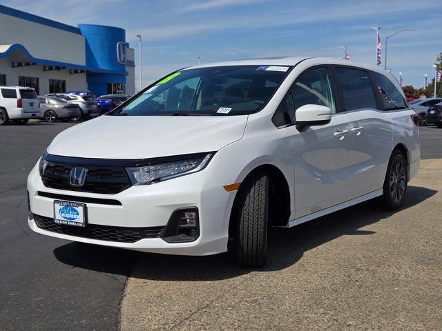Certified 2026 Honda Odyssey Touring image 8