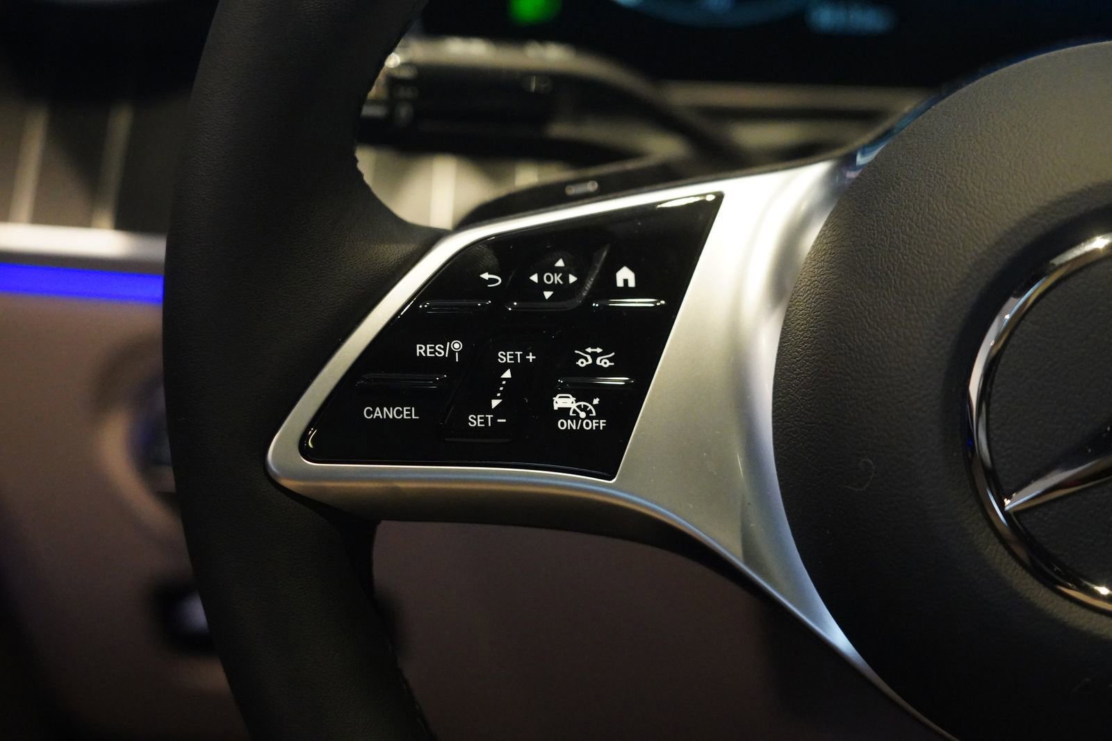 New 2026 Mercedes-Benz C 300 4MATIC Sedan image 19