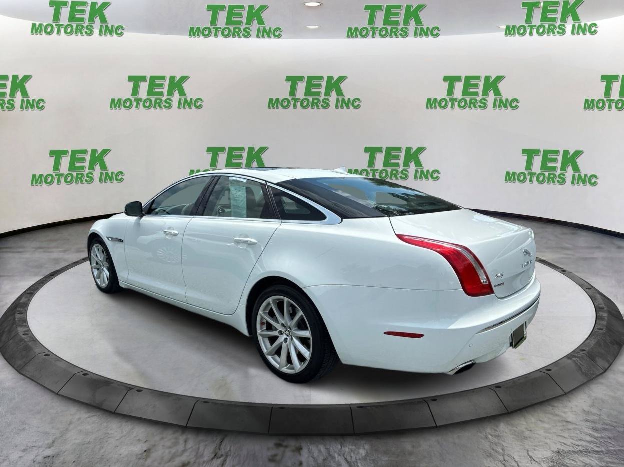 Used 2013 Jaguar XJ w/ Front Seat Comfort Pkg RWD image 9