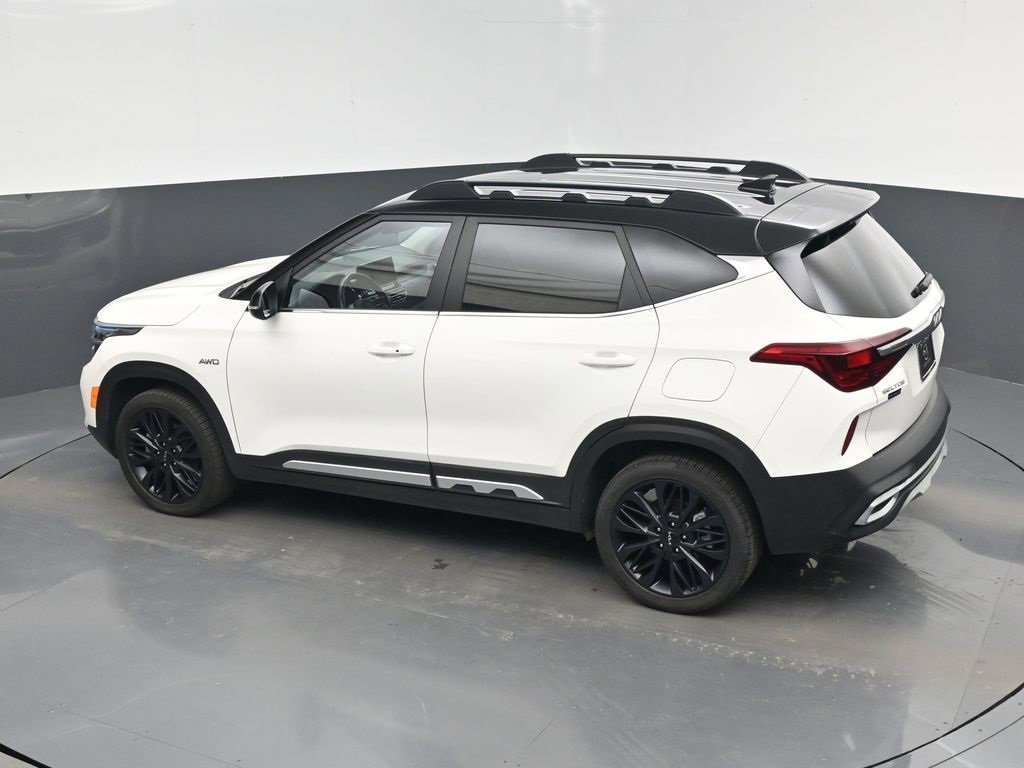 Used 2022 Kia Seltos Nightfall Edition image 14