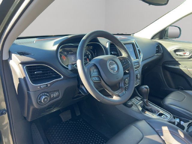Used 2021 Jeep Cherokee Trailhawk w/ Trailer Tow Group AWD/4WD image 28