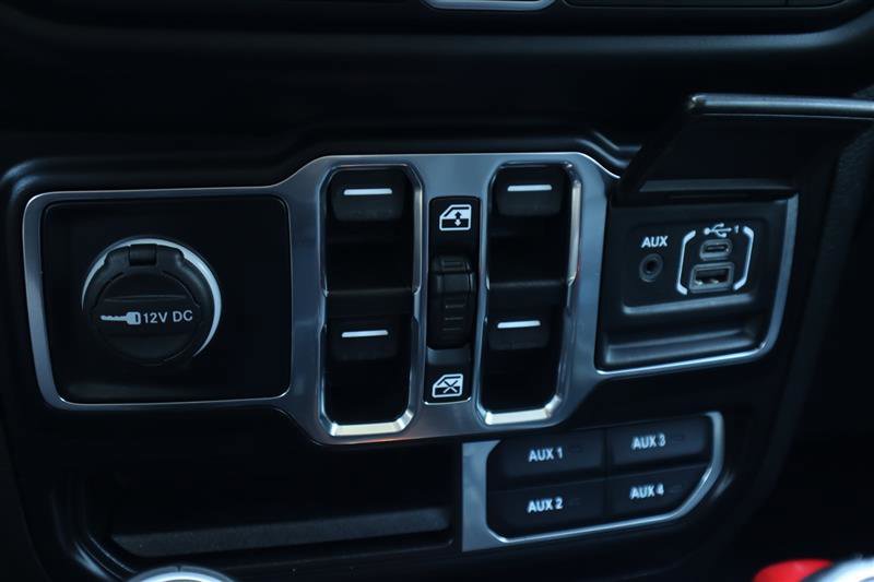 Used 2022 Jeep Wrangler Unlimited Sahara w/ Cold Weather Group image 21