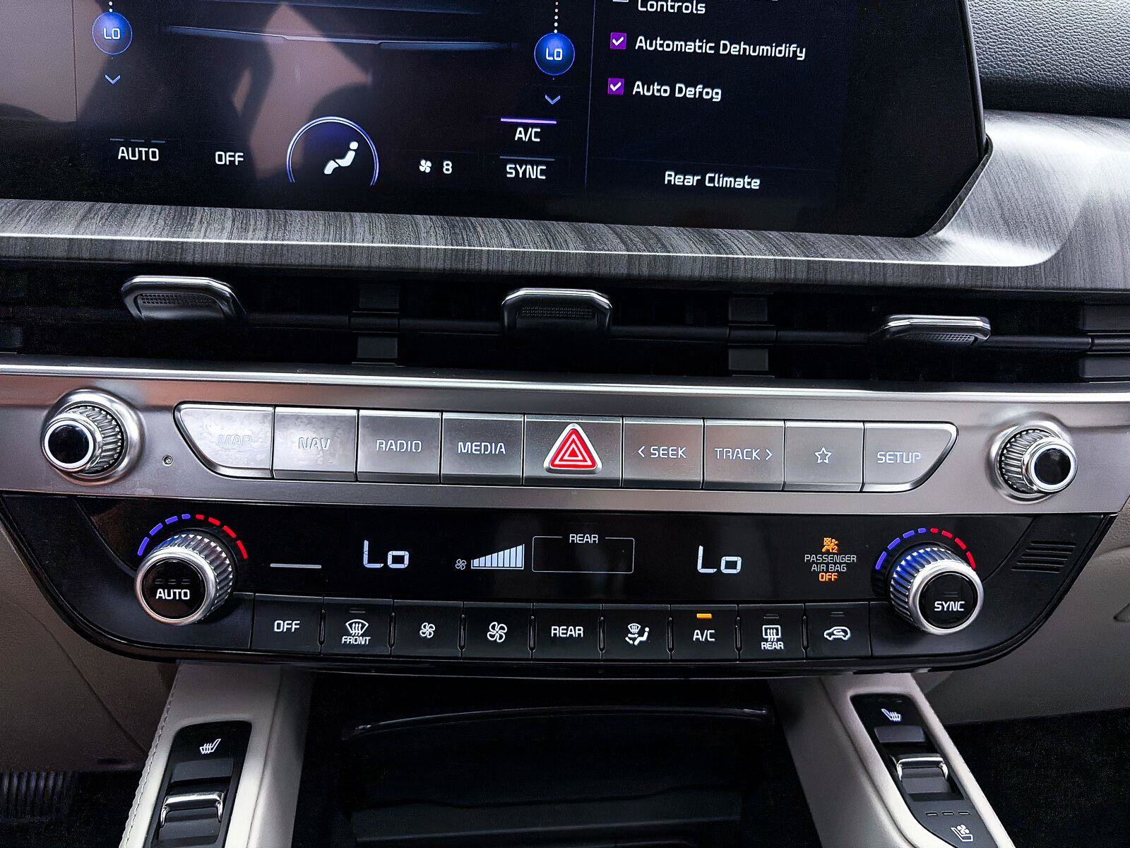 Used 2025 Kia Telluride EX w/ EX Captain's Chair Package FWD image 26