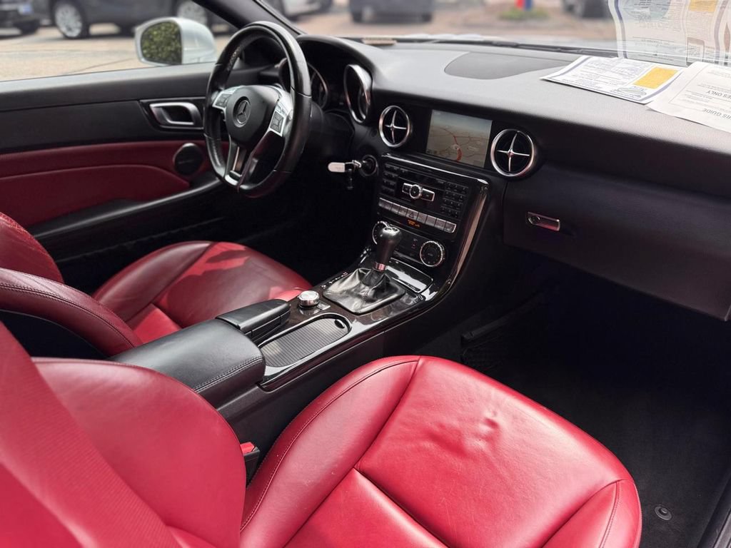 Used 2015 Mercedes-Benz SLK 250 image 23