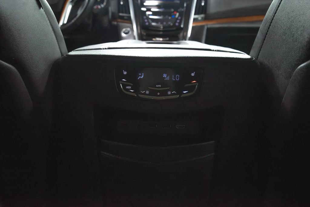 Used 2017 Cadillac Escalade ESV Premium Luxury AWD/4WD image 27