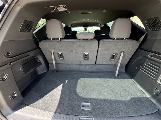 Used 2026 Chevrolet Traverse LT w/ Driver Confidence Package FWD image 29