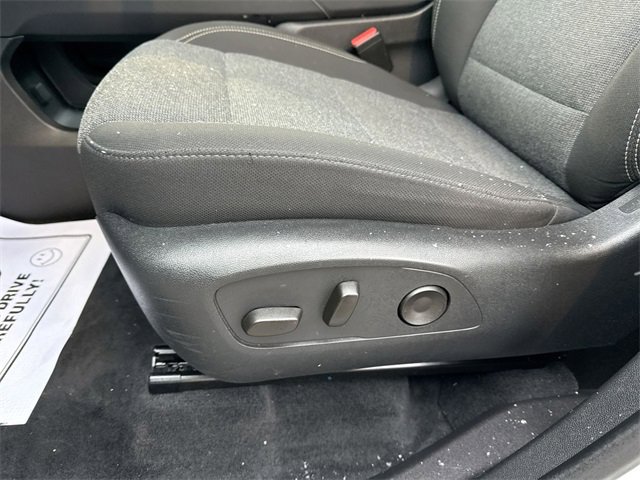 Used 2025 GMC Acadia Elevation image 12