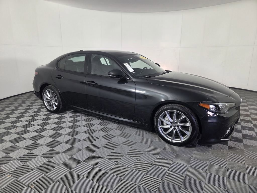 Used 2024 Alfa Romeo Giulia Ti w/ Active Assist Plus Package image 4